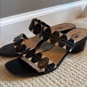 Tommy Bahama Rio Romance Black and Beige Women's Sandals 7.5